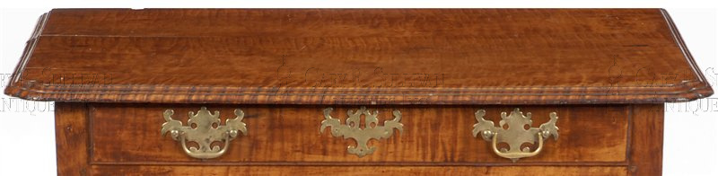 Early Queen Anne dressing table, Boston 1725-40